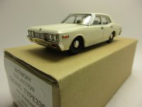 セドリック　３３０　スタンダード　白