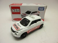 日産　ジューク　筑波サーキット　セーフティカー