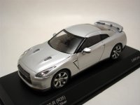 日産 GT-R(R35)　Ultimate Metal Silver