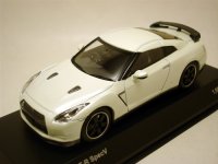 日産 GT-R SpecV Brilliant White Pearl 