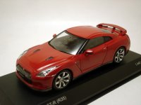 日産 GT-R(R35)　赤