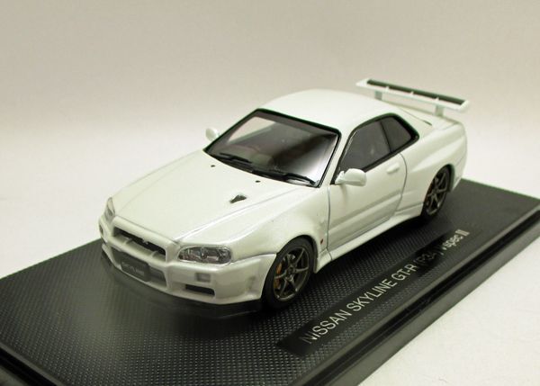 画像1: ニッサン スカイライン GT-R　(R34)　Vspec II 白